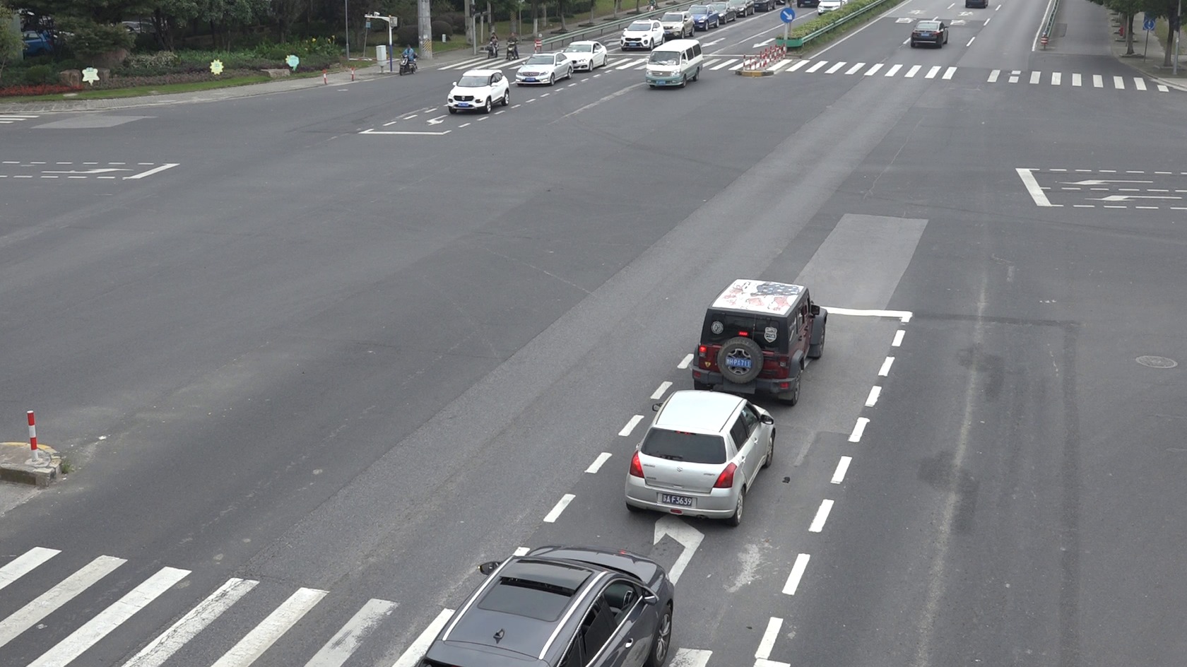 Fig. 7 Video still image of the experimental site (crossroads)