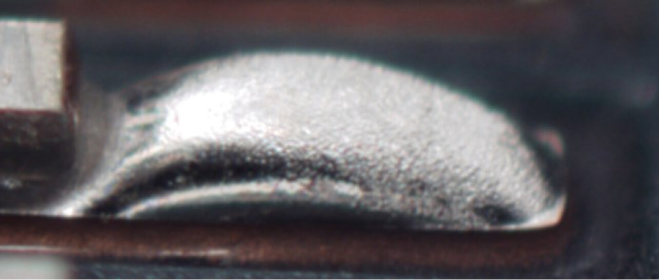 Fig. 3 Shape of non-wetted solder (external view)