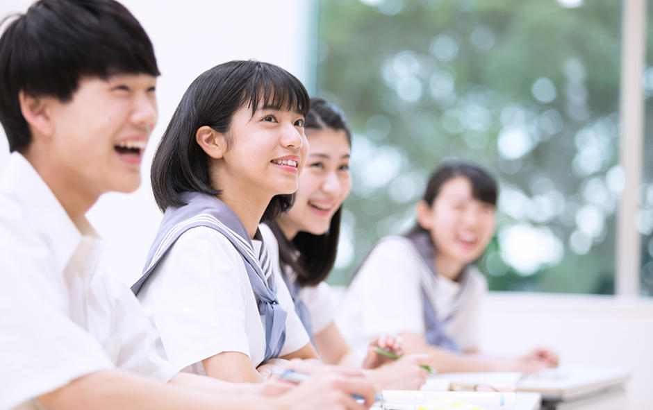 Class Program Given by Doctors for Enhancing Women's Health Literacy of Adolescents 