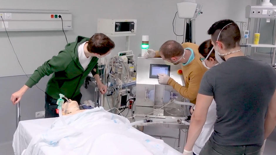 Members of OMRON in Spain contribute to an open ventilator development project