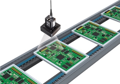 [V440-F Series Code Reader reads codes on PCBs]