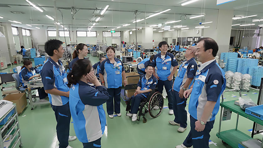 ハンディキャップを機械が補い、誰もが能力や個性を発揮できる工場へ