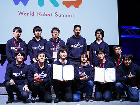 入賞したオムロン株式会社、中部大学、中京大学で構成される「ROC2」のメンバー