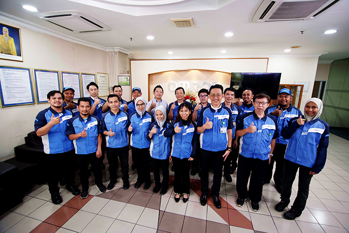 今回、「Malaysia Management Excellence Awards 2023」を受賞した、マレーシア工場のメンバー