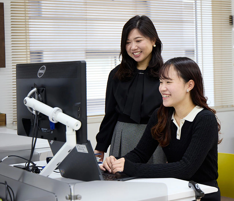 下肢障がいの方が笑顔の写真